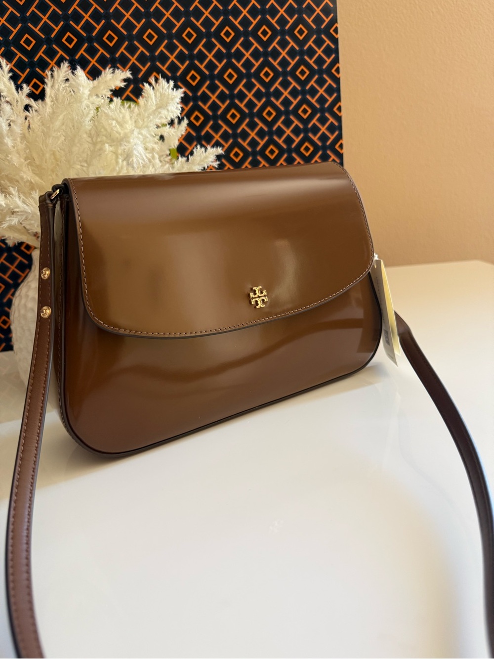 NWT , TORY BURCH EMERSON SMOOTH CONVERTIBLE SHOULDER BAG brwon/rich walnut $525